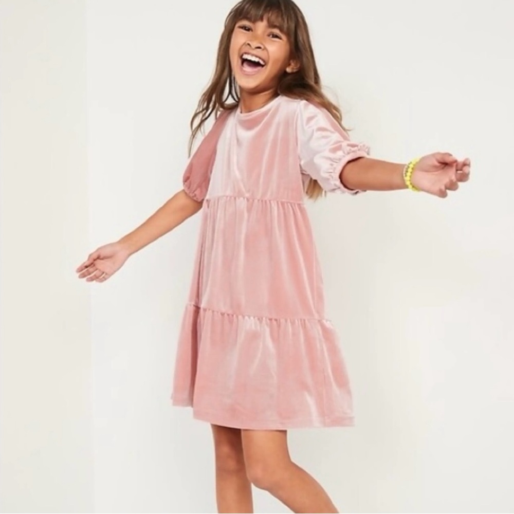 Like New 💖 Old Navy Velevt Tiered Puff-Sleeved Dress in Pink Size XL (14-16)
